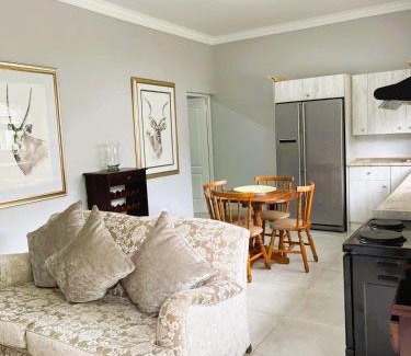 Nottingham Road Apartment | 3A Annie's Place Rawdons Country Estate