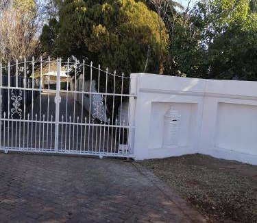 Potchefstroom Apartment | 40 m² Apartment ∙ 2 bedrooms ∙ 2 guests
