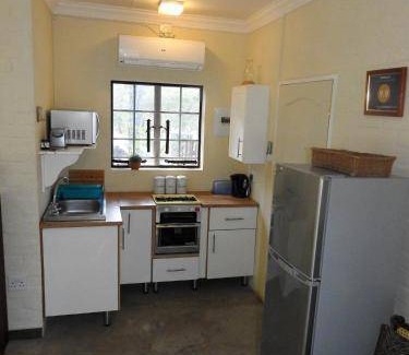Marloth Park Apartment | 40 m² Apartment ∙ 1 bedroom ∙ 2 guests