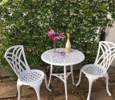 Constantia Bed & Breakfast | 40 m² Bed and breakfast ∙ 2 guests