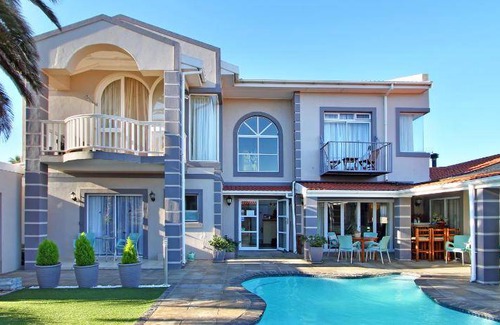 Sunset Beach Bed & Breakfast | 40 m² Bed and breakfast ∙ 127 guests
