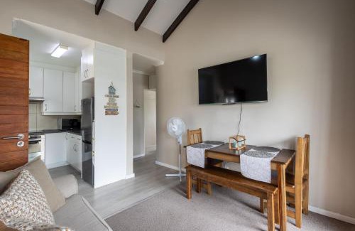 Knysna Central Apartment | 40 On Trotter The Coral Shack UNIT 22