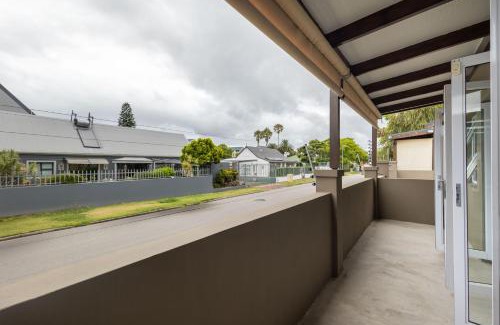 Knysna Central Apartment | 40 On Trotter The Coral Shack UNIT 22