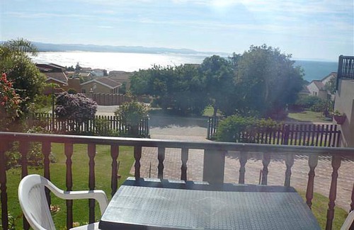 Wavecrest Other | 400 m² Accommodation ∙ 6 bedrooms ∙ 2 guests
