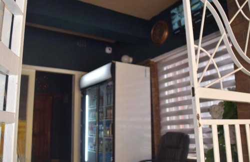 Greater Johannesburg Metropolitan Area Bed & Breakfast | 400 m² Bed and breakfast ∙ 2 bedrooms ∙ 4 guests