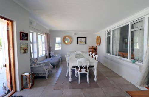L'Agulhas House | 400 m² House ∙ 3 bedrooms ∙ 7 guests