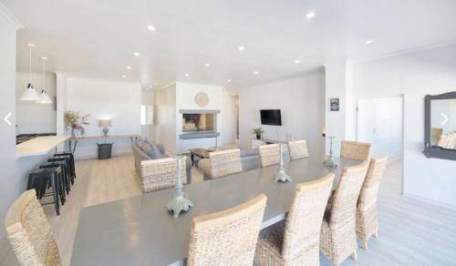 L'Agulhas House | 400 m² House ∙ 6 bedrooms ∙ 10 guests