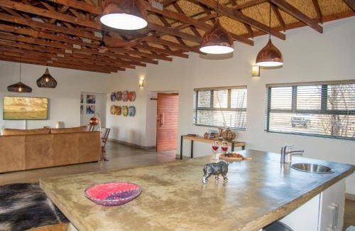 Buffelspruit Villa | 400 m² Villa ∙ 4 bedrooms ∙ 8 guests