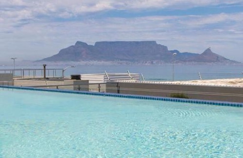 Bloubergstrand Apartment | 401 Infinity Apartment