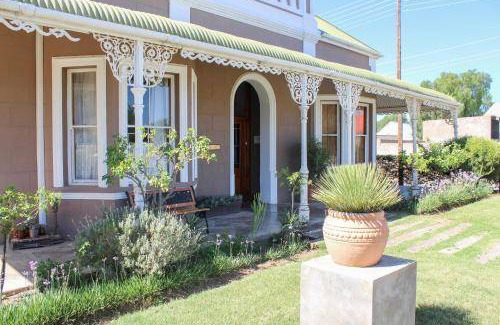 Calvinia Bed & Breakfast | 41 m² Bed and breakfast ∙ 2 bedrooms ∙ 5 guests