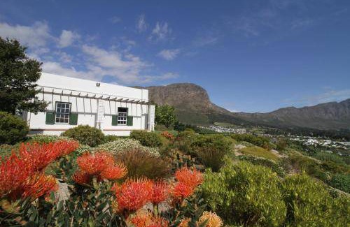 Franschhoek Resort | 420 m² Resort ∙ 4 bedrooms ∙ 8 guests