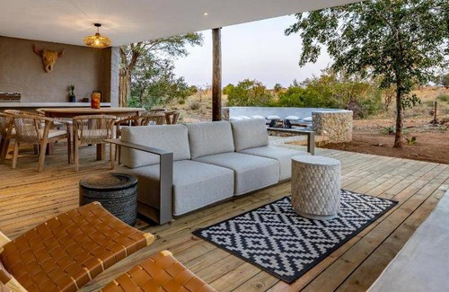 Buffelspruit Cabin | 430 m² Lodge ∙ 5 bedrooms ∙ 10 guests