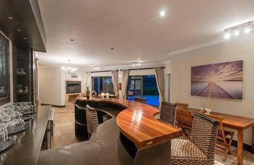 Hunter's Home Cabin | 45 m² Lodge ∙ 127 guests
