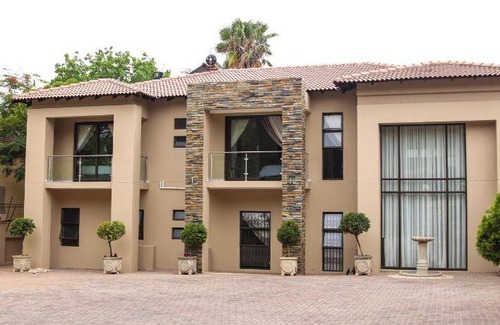 Rustenburg Cabin | 45 m² Lodge ∙ 3 guests