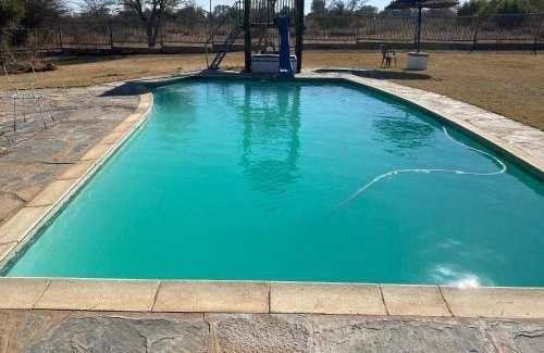 Hammanskraal Cabin | 45 m² Lodge ∙ 2 bedrooms ∙ 6 guests