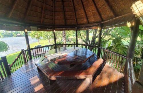 Sasolburg House | 450 m² House ∙ 4 bedrooms ∙ 11 guests