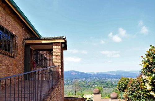 Sabie House | 450 m² House ∙ 5 bedrooms ∙ 16 guests