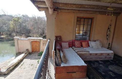 Magaliesberg Villa | 450 m² Villa ∙ 4 bedrooms ∙ 8 guests