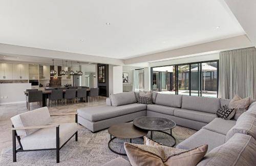 Sunset Beach Villa | 453 m² Villa ∙ 3 bedrooms ∙ 6 guests
