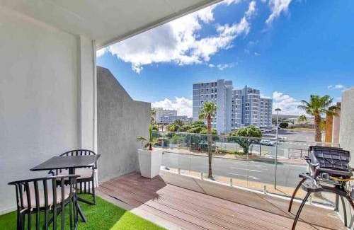Three Anchor Bay Apartment | 50 m² Apartment ∙ 1 bedroom ∙ 2 guests