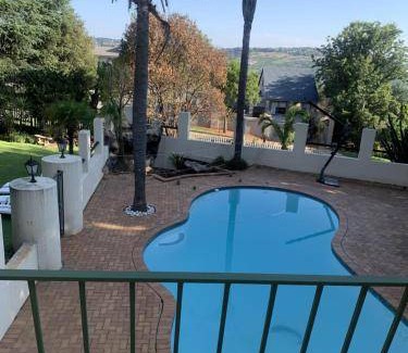 Greater Johannesburg Metropolitan Area Apartment | 50 m² Apartment ∙ 3 bedrooms ∙ 6 guests