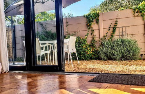 Stellenbosch Bed & Breakfast | 50 m² Bed and breakfast ∙ 4 guests