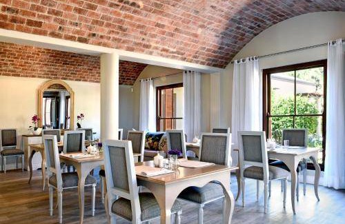 Franschhoek Bed & Breakfast | 50 m² Bed and breakfast ∙ 6 bedrooms ∙ 2 guests