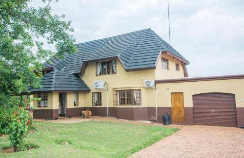 Kareeberg Cabin | 50 m² Lodge ∙ 3 bedrooms ∙ 6 guests