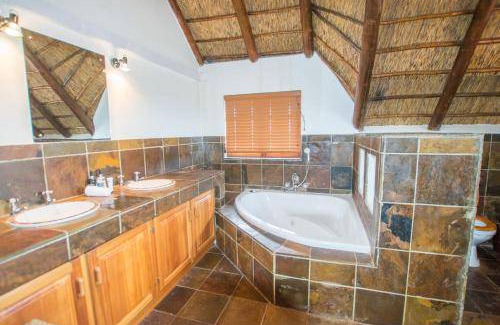 Kareeberg Cabin | 50 m² Lodge ∙ 3 bedrooms ∙ 6 guests