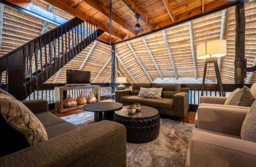 Thorny Bush Game Reserve Cabin | 50 m² Lodge ∙ 4 guests