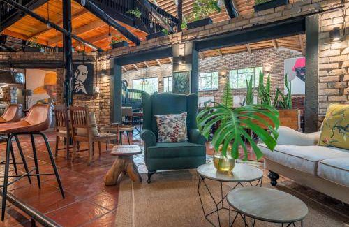 Thorny Bush Game Reserve Cabin | 50 m² Lodge ∙ 4 guests