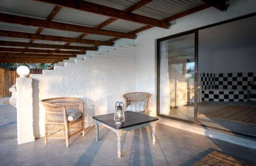 Thorny Bush Game Reserve Cabin | 50 m² Lodge ∙ 4 guests