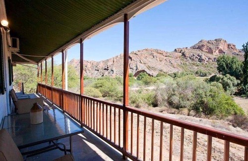 Oudtshoorn Apartment | 50 m² Serviced apartment ∙ 6 guests