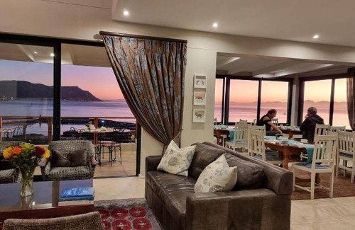 Simon's Town Bed & Breakfast | 500 m² Bed and breakfast ∙ 8 bedrooms ∙ 127 guests