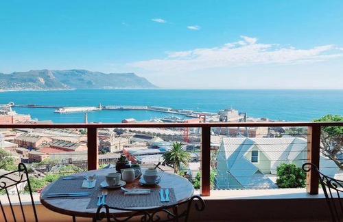 Simon's Town Bed & Breakfast | 500 m² Bed and breakfast ∙ 8 bedrooms ∙ 127 guests