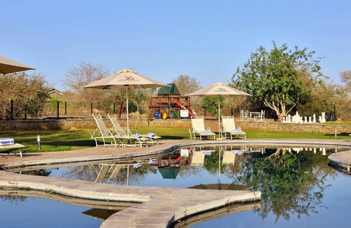Hectorspruit Hotel | 500 m² Hotel ∙ 4 bedrooms ∙ 10 guests