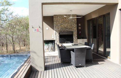 Hectorspruit Hotel | 500 m² Hotel ∙ 4 bedrooms ∙ 10 guests
