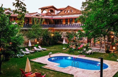 Edremit Hotel | 51 m² Hotel ∙ 5 guests
