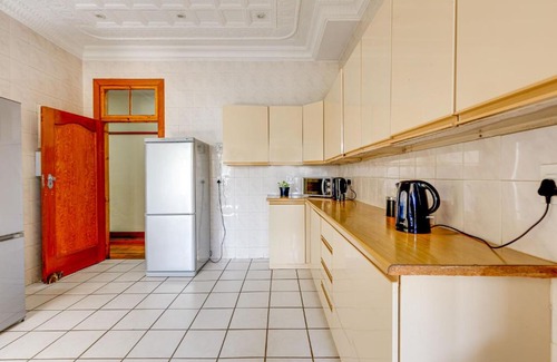 Greater Johannesburg Metropolitan Area Apartment | 51 on York Unit 11 with PRIVATE Bathroom