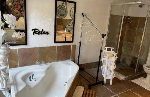 Klerksdorp Bed & Breakfast | 52 m² Bed and breakfast ∙ 4 guests