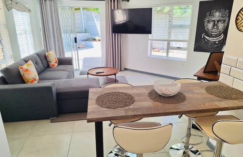 Welgemoed Apartment | 55 m² Apartment ∙ 1 bedroom ∙ 4 guests