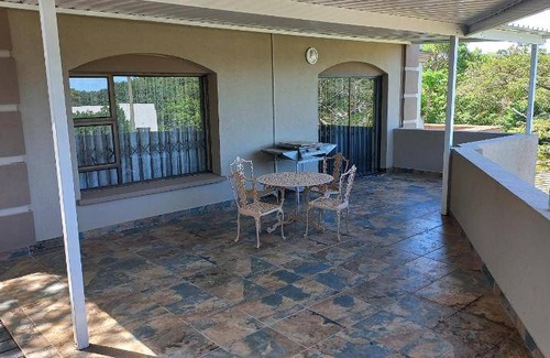 Umtentweni Apartment | 55 m² Apartment ∙ 1 bedroom ∙ 4 guests