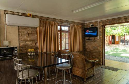 Cape Winelands Ski Chalet | 55 m² Chalet ∙ 2 bedrooms ∙ 7 guests