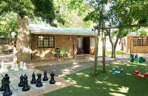 Cape Winelands Ski Chalet | 55 m² Chalet ∙ 2 bedrooms ∙ 7 guests