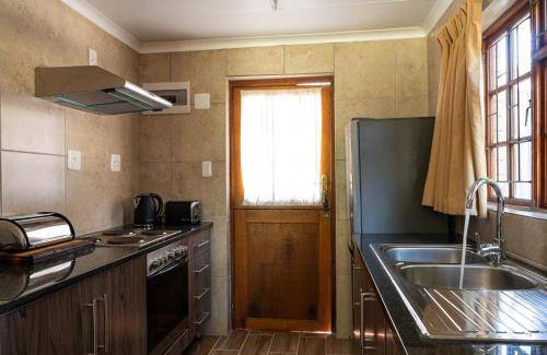 Cape Winelands Ski Chalet | 55 m² Chalet ∙ 2 bedrooms ∙ 7 guests