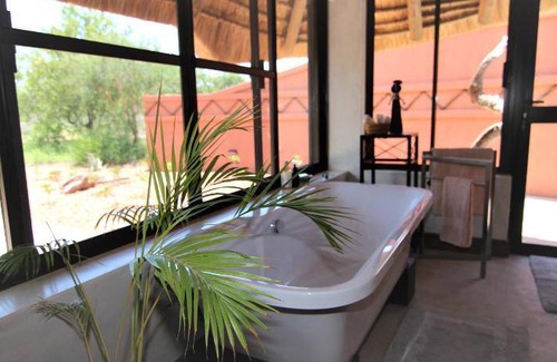 Hoedspruit Cabin | 56 m² Lodge ∙ 2 bedrooms ∙ 10 guests