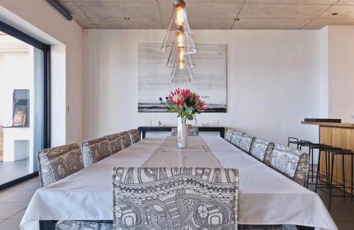Mountainside House | 574 m² House ∙ 6 bedrooms ∙ 12 guests