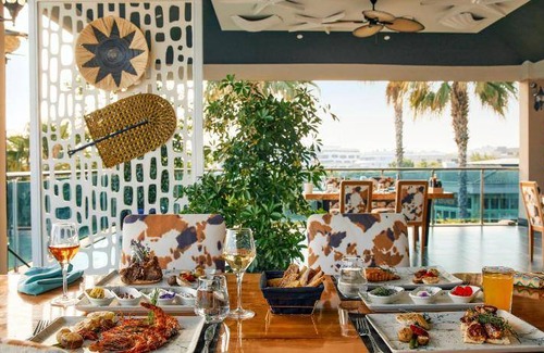 Side Hotel | 58 m² Hotel ∙ 2 bedrooms ∙ 127 guests