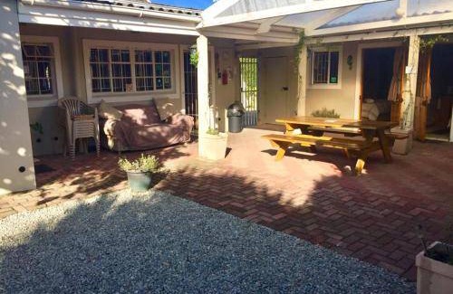 Knysna Central Bed & Breakfast | 60 m² Bed and breakfast ∙ 3 bedrooms ∙ 19 guests