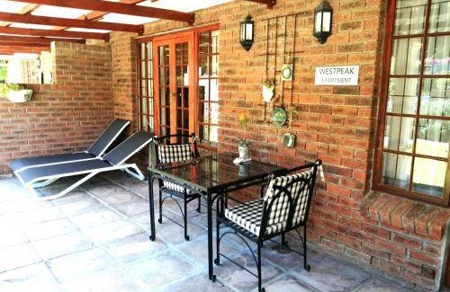 Somerset West Bed & Breakfast | 60 m² Bed and breakfast ∙ 4 guests